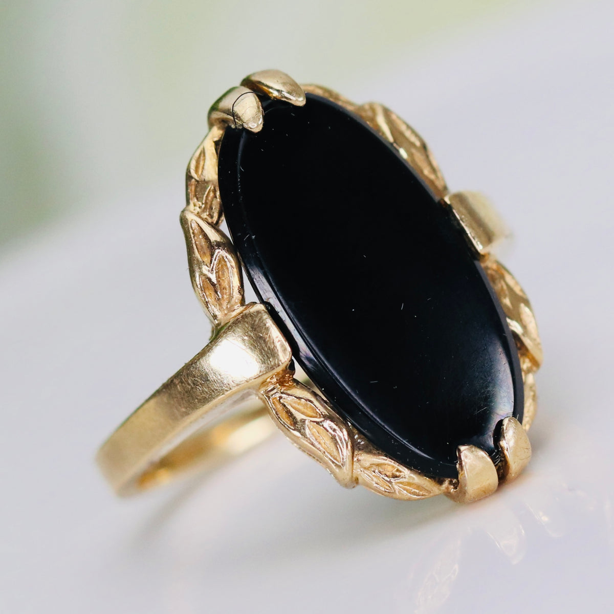 Vintage 1938 14k yellow gold onyx intaglio ring – Manor Jewels