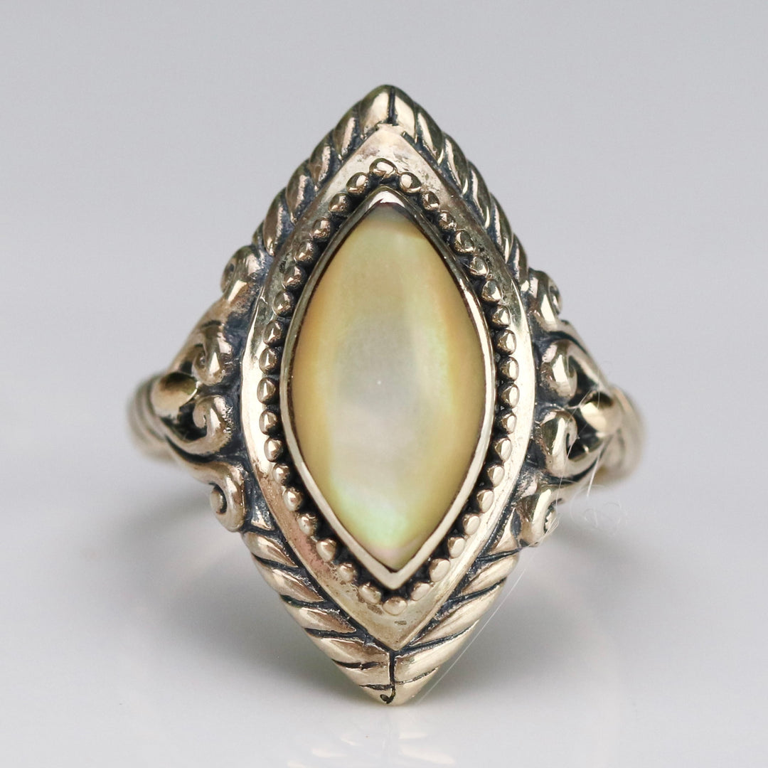 Sterling silver & 18k yellow gold mother of pearl ring