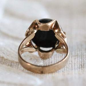 Vintage obsidian cabochon ring in yellow gold