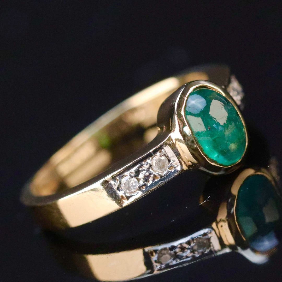 Vintage emerald and diamond ring in yellow gold from Manor Jewels