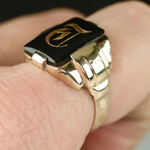 Load image into Gallery viewer, Vintage onyx initial T ring in yellow gold