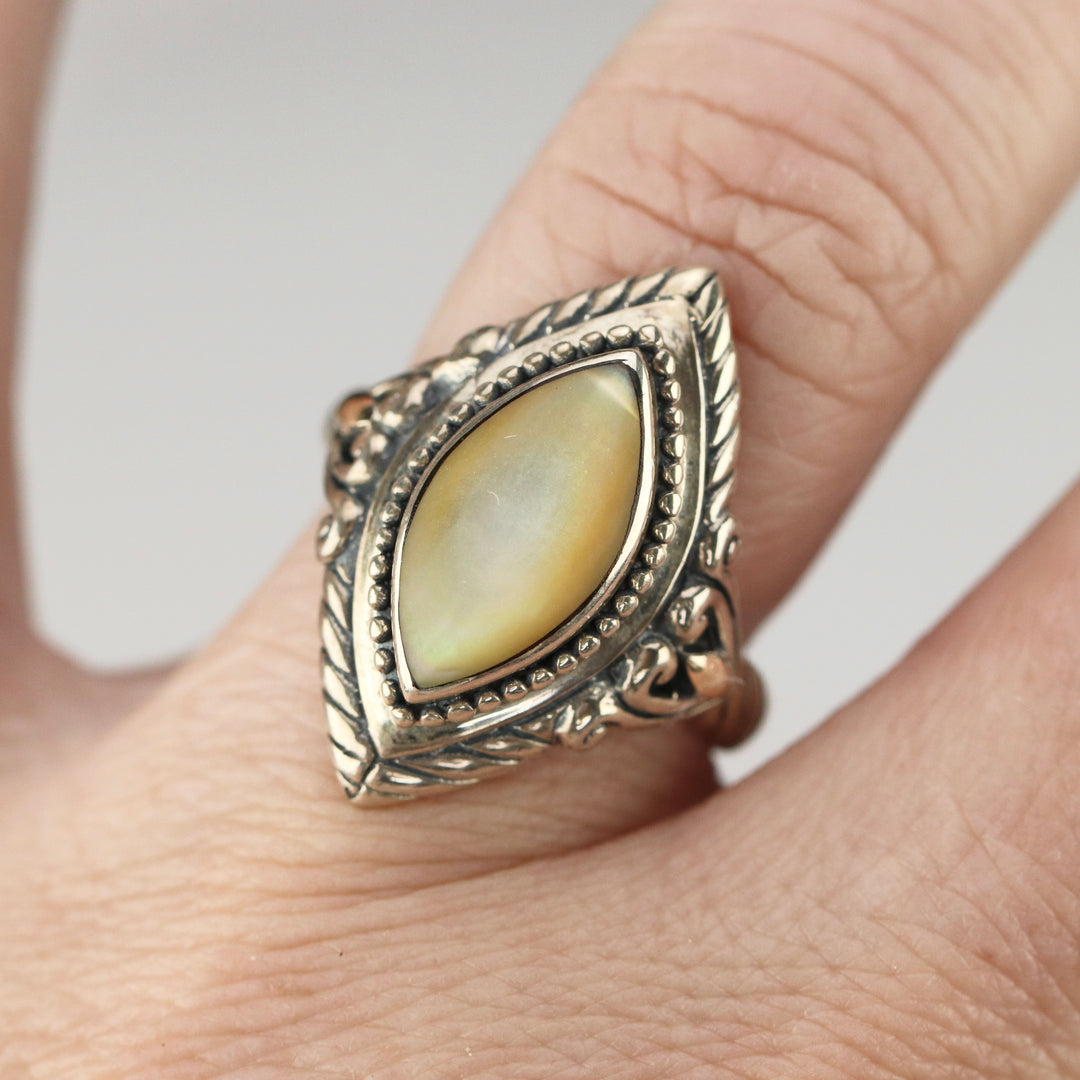 Sterling silver & 18k yellow gold mother of pearl ring