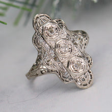 Load image into Gallery viewer, Vintage ring in white gold with diamonds