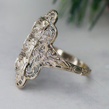 Load image into Gallery viewer, Vintage ring in white gold with diamonds