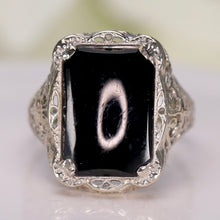 Load image into Gallery viewer, Vintage onyx ring in filigree white gold