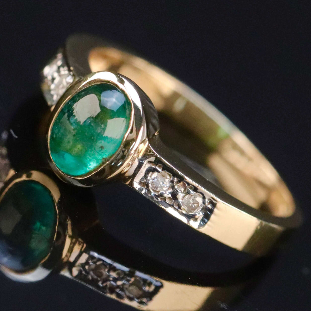 Vintage emerald and diamond ring in yellow gold from Manor Jewels