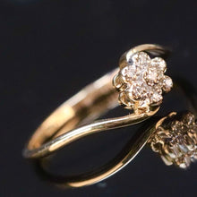 Load image into Gallery viewer, Vintage diamond ring in yellow gold from Manor Jewels