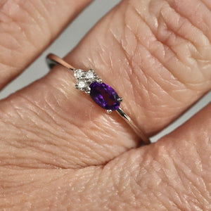 SPECIAL: Amethyst and diamond ring in white gold