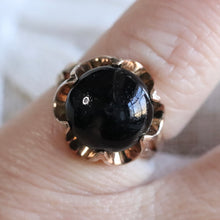 Load image into Gallery viewer, Vintage obsidian cabochon ring in yellow gold