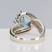 Load image into Gallery viewer, Estate Aquamarine and diamond ring in platinum