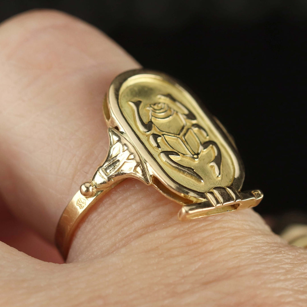 Scarab ring in 18k yellow gold