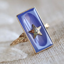 Load image into Gallery viewer, Vintage Eastern star chalcedony  ring in yellow gold