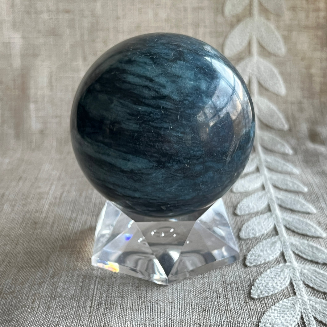 73mm sodalite ball and stand