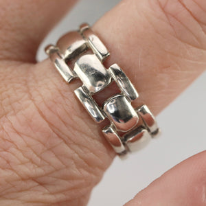 Sterling silver chunky link style band ring