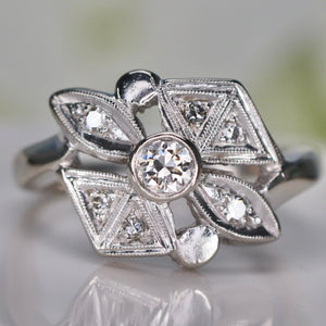 Vintage ring with diamonds in 14k white gold