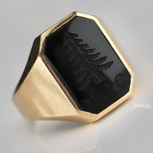 Vintage onyx tree intaglio ring in yellow gold