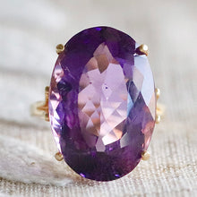 Load image into Gallery viewer, Large oval Amethyst ring in 14k yellow gold