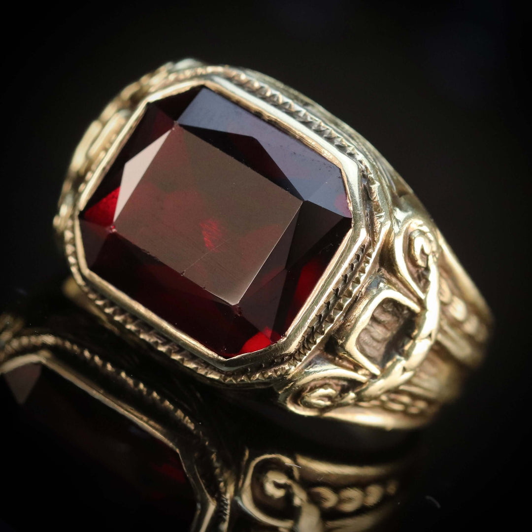 Vintage 1937 synthetic Ruby ring in 14k yellow gold