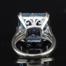 Load image into Gallery viewer, Large vintage blue spinel in white gold ring