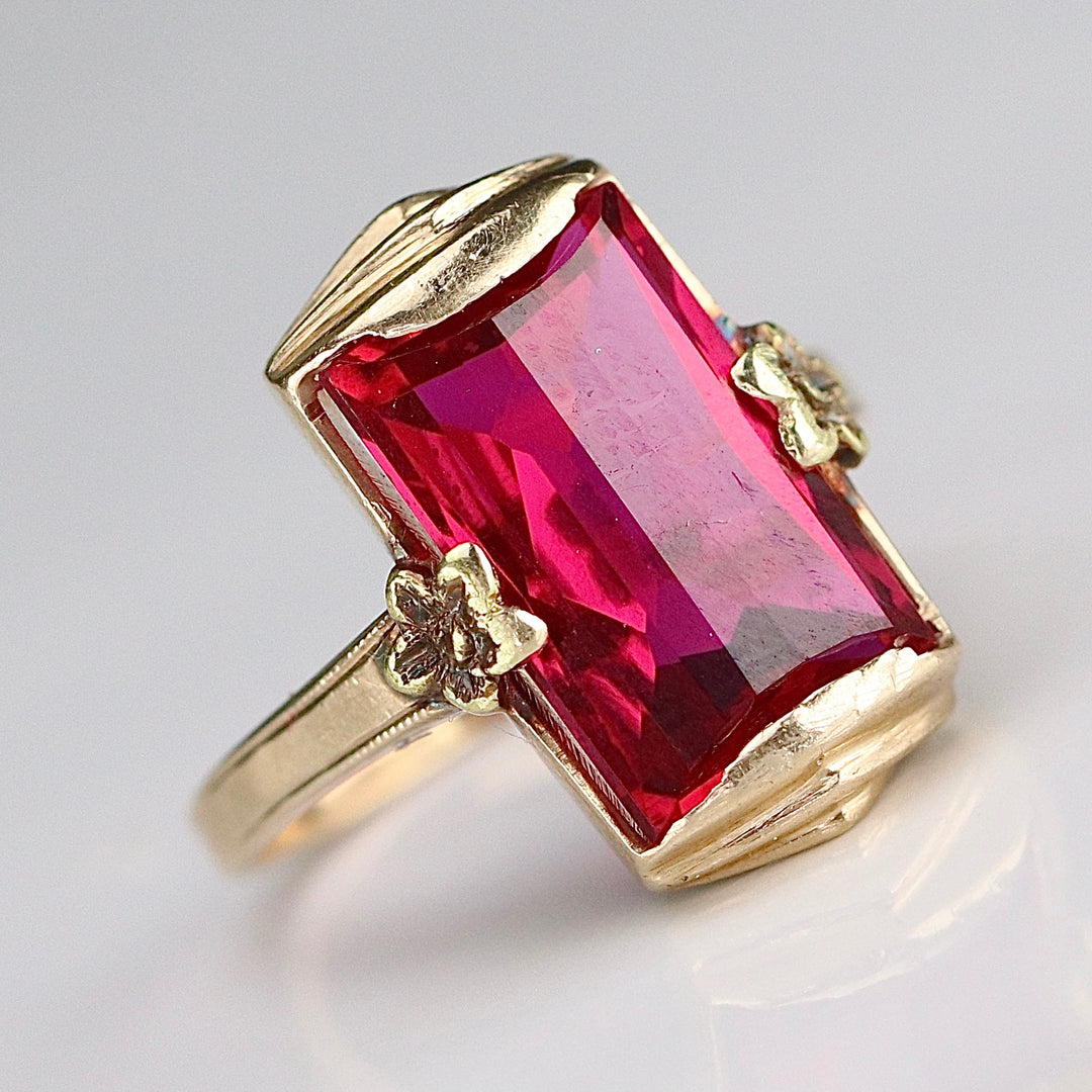 Vintage synthetic ruby ring in yellow gold