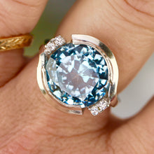 Load image into Gallery viewer, Large blue spinel in white gold ring