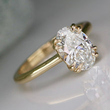 Load image into Gallery viewer, MANOR ROYAL:  The Ophelia - 1.93ct lab grown oval diamond ring in 14k yellow gold D/VVS2