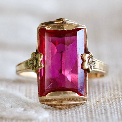 Vintage synthetic ruby ring in yellow gold