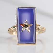 Load image into Gallery viewer, Vintage Eastern star chalcedony  ring in yellow gold