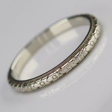 Load image into Gallery viewer, 18k white gold orange blossom patterned band