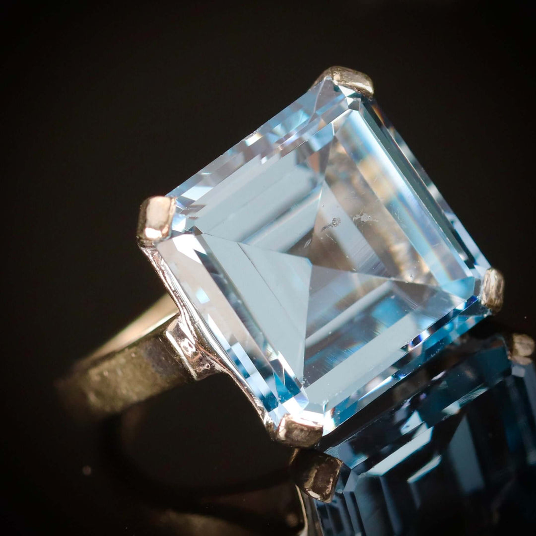 Large vintage blue lab grown spinel in white gold ring