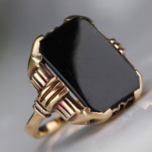 Load image into Gallery viewer, Heavy vintage onyx ring in yellow gold