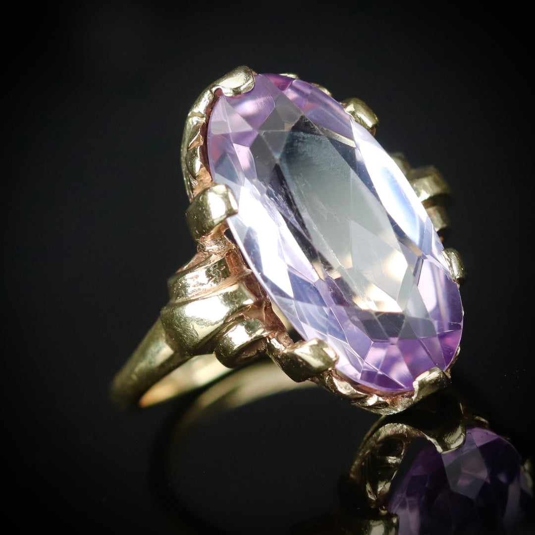 MEGA SALE!  Vintage oval Amethyst ring in yellow gold