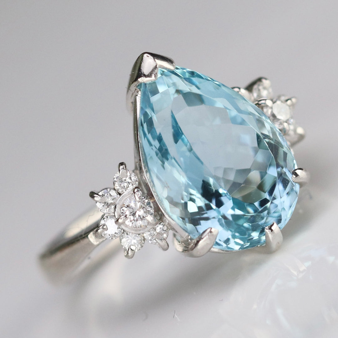 Estate heirloom quality Aquamarine and diamond ring in platinum