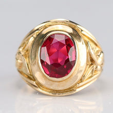 Load image into Gallery viewer, SALE!! Vintage Ruby ring in yellow gold with bees/wasps on the shoulders