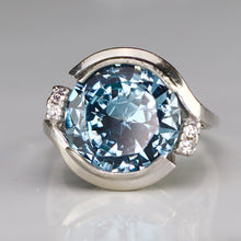 Load image into Gallery viewer, Large blue spinel in white gold ring