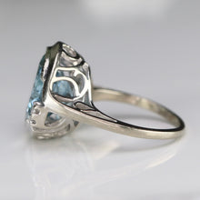 Load image into Gallery viewer, Large blue spinel in white gold ring