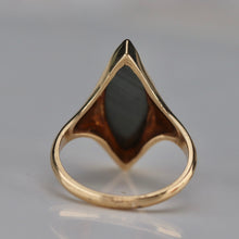 Load image into Gallery viewer, Vintage hematite navette ring in yellow gold