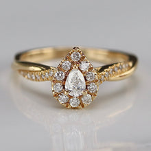 Load image into Gallery viewer, Pear shape diamond cluster ring in 14k yellow gold