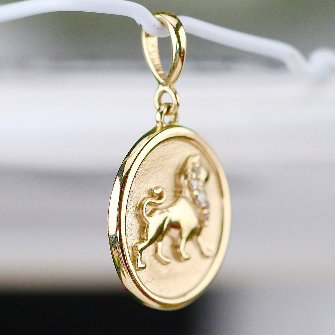 Leo medallion pendant with lion and diamonds in 14k yellow gold