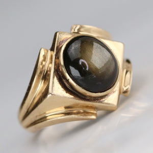 Heavy Vintage star sapphire ring in yellow gold