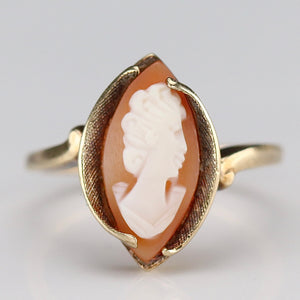 Vintage cameo ring in yellow gold