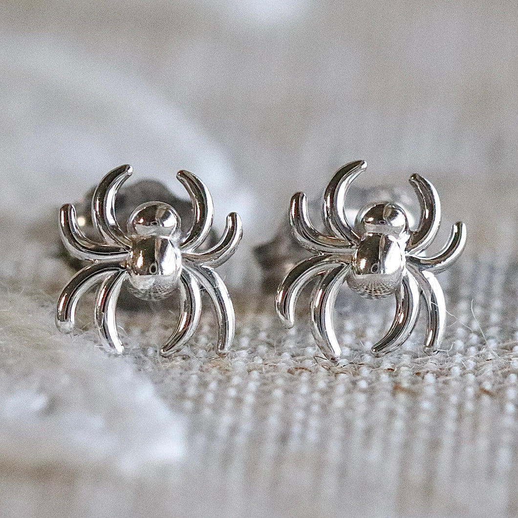 14k white gold spider studs