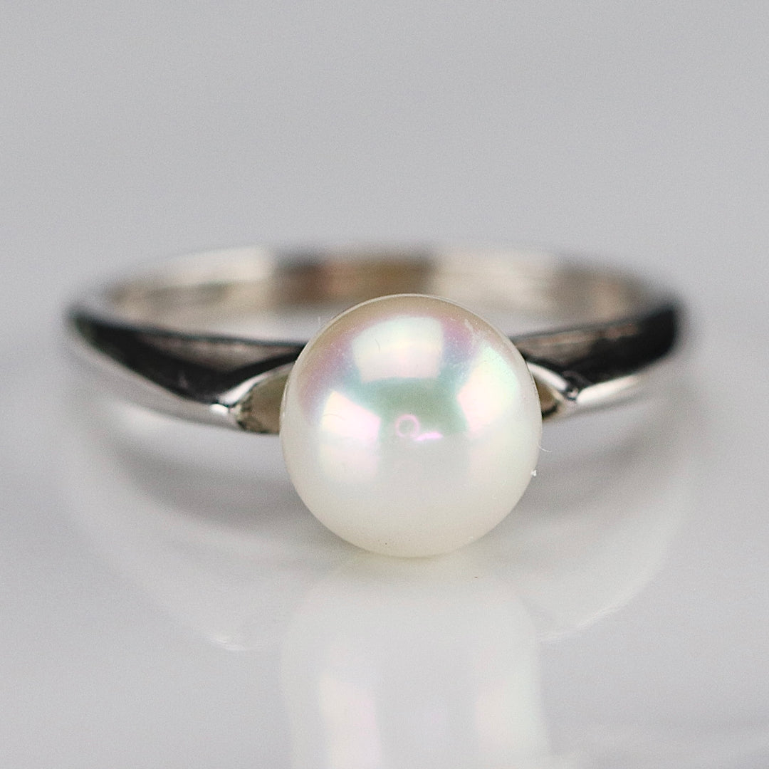 Vintage Pearl ring in white gold