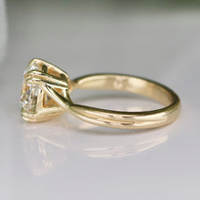 Load image into Gallery viewer, MANOR ROYAL: The Lilibet - 3.15ct lab grown F/VS1 diamond ring in 14k yellow gold