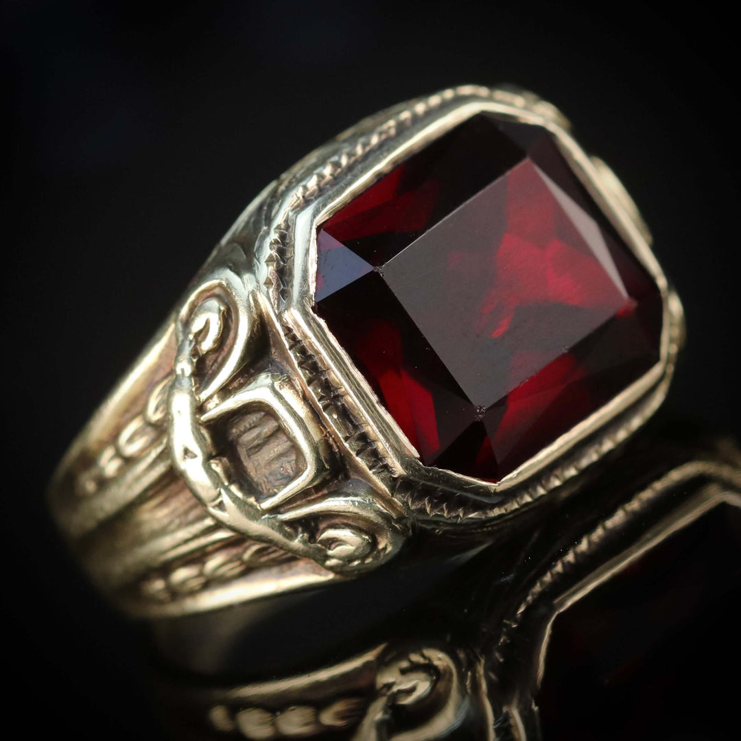 Vintage 1937 synthetic Ruby ring in 14k yellow gold