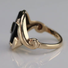 Load image into Gallery viewer, Vintage oval onyx and diamond ring in yellow gold