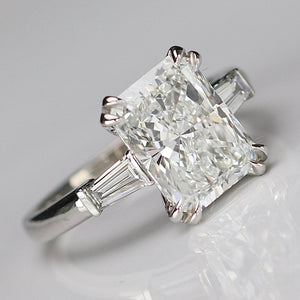 MANOR ROYAL: The Alexandra - 3.85ct radiant cut lab grown diamond ring in 14k white gold