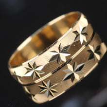 Load image into Gallery viewer, Vintage Art carved band in 14k yellow gold