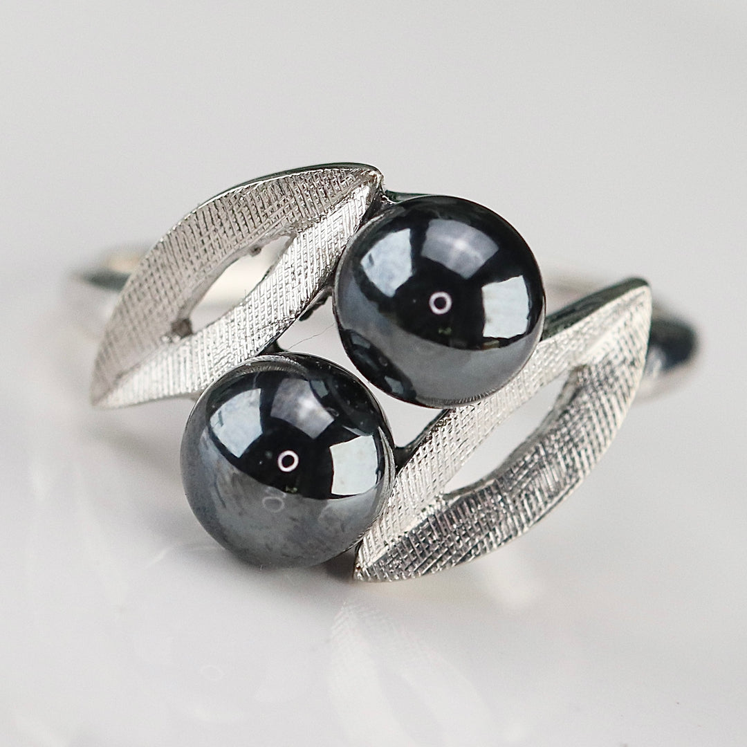 Vintage hematite ring in white gold