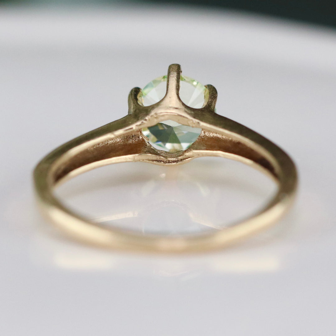 Vintage green spinel solitaire ring in yellow gold